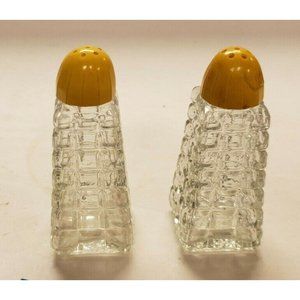 Salt & Pepper Shakers, vintage, Clear Glass w yellow Plastic lids, G (G172)